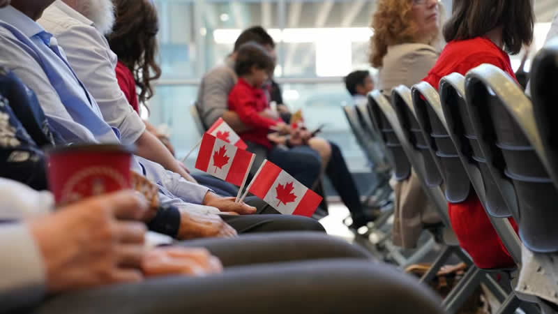 加拿大新移民开会